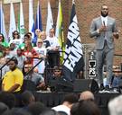 Melania Trump kant zich tegen haar man in vete met NBA-speler LeBron James