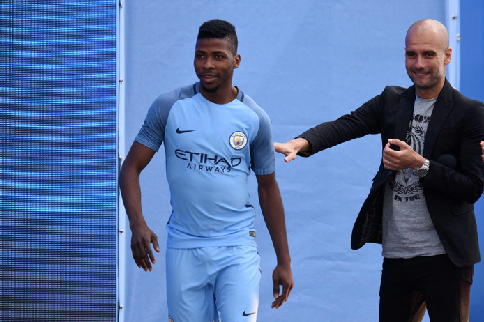 Pep Guardiola schuift Kelechi Iheanacho naar voren.
