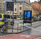 Man steekt agent in de hals in Stockholm, wellicht daad van zinloos geweld