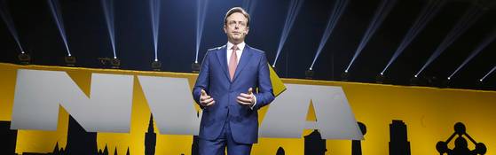 De Wever zet nog eens aan
