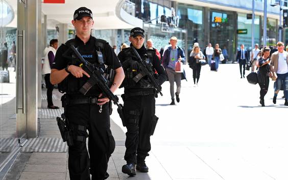 Achtjarig meisje onder 22 dodelijke slachtoffers, IS eist aanslag in Manchester op