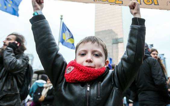 Zo'n 6.600 manifestanten vragen ontslag van Theo Francken
