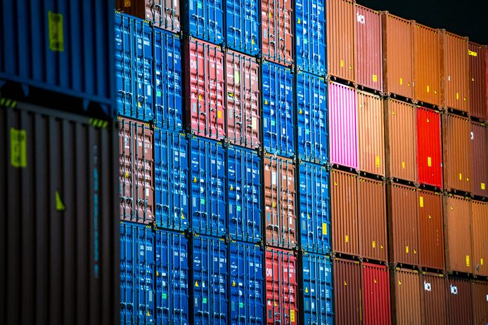 Containerterminal op de Maasvlakte in de haven van Rotterdam.