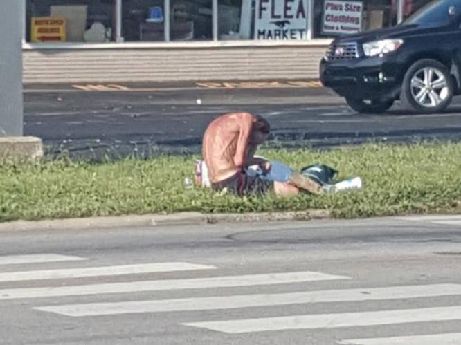 Man ziet foto van dakloze die erg ondervoed is. Maar dan volgt shock wanneer hij beseft om wie het gaat