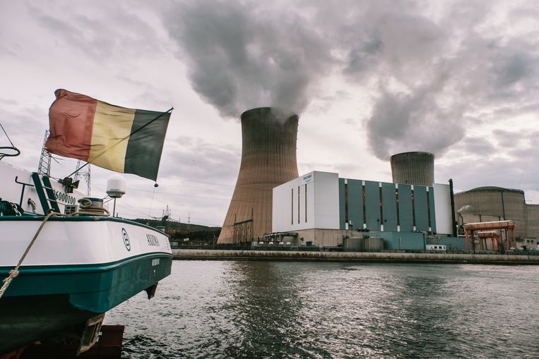 De kerncentrale in Tihange. Beeld ID Wouter Van Vooren