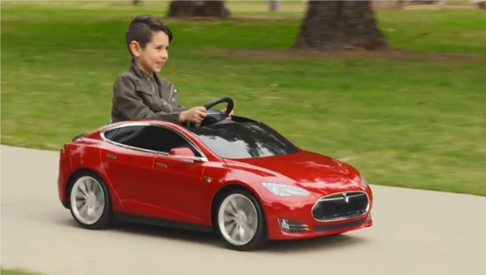 Tesla lanceert Model voor (rijke) kinderen | Drive hln.be