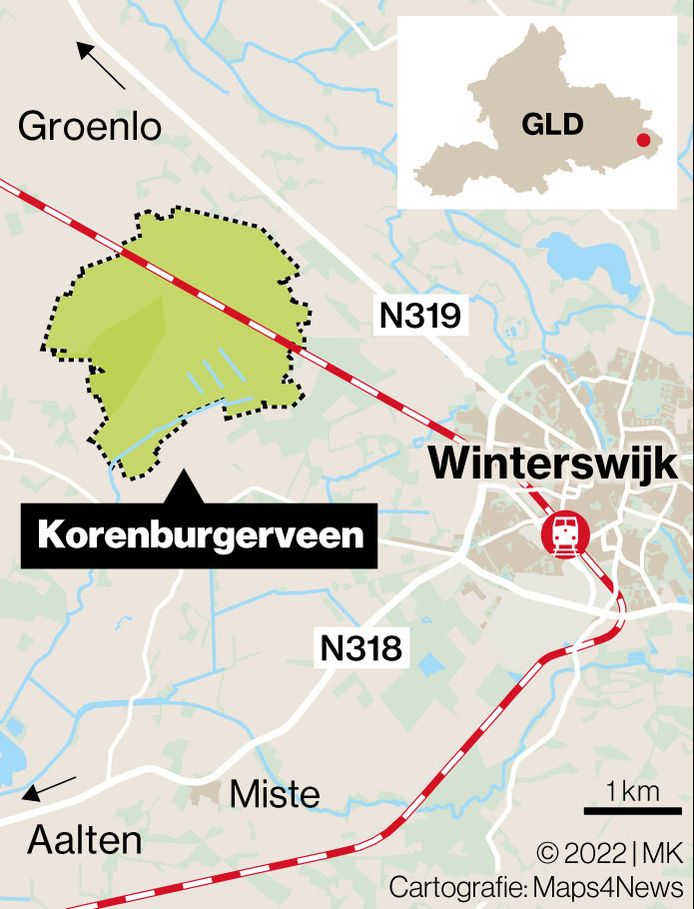 De spoorlijn Winterswijk - Zutphen loopt door het Korenburgerveen.