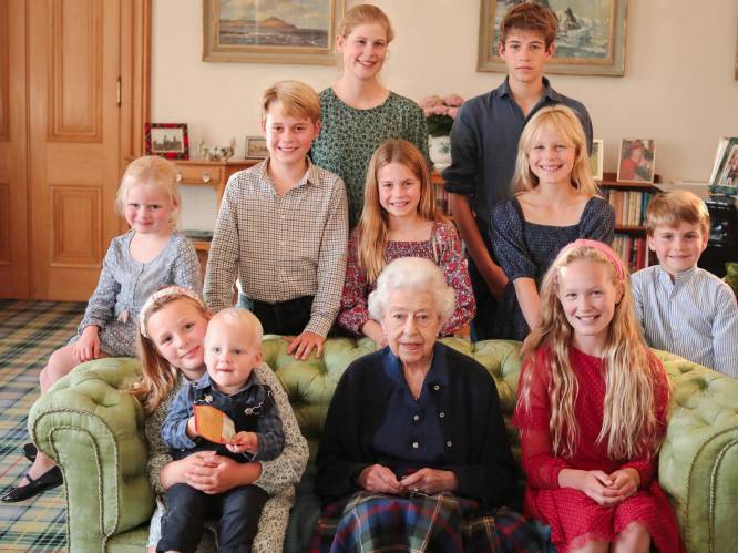 Oude Photoshop-blunders van Britse royals komen bovendrijven: foto van koningin Elizabeth blijkt ook bewerkt