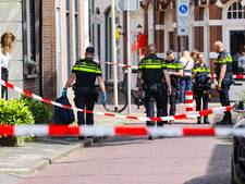Verwarde naakte man in Apeldoorn ‘vraagt om sigaretje’, agente raakt vervolgens gewond