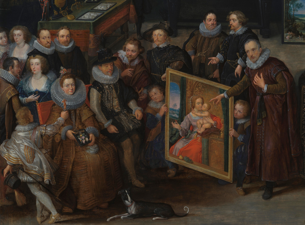 Een fijn detail uit het schilderij van Willem van Haecht: collectioneur Cornelis van der Geest (rechts) toont een schilderij van Quiten Matsys aan aartshertogen Albrecht en Isabella (links)