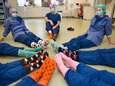 Operatieassistent in het Maasstad begint haar eigen sokkenlijn: ‘Je maakt patiënten écht vrolijker’ 