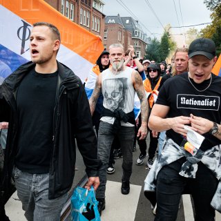 Lezers over extreemrechtse antimigratie-demo in Amsterdam: ‘Wat een woest en eng volk’