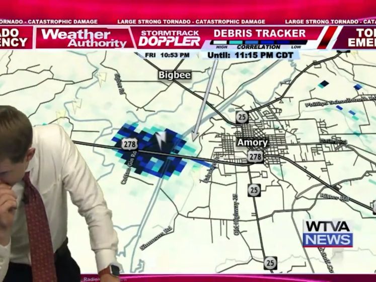 Weerman emotioneel als tornado stad in Mississippi raakt