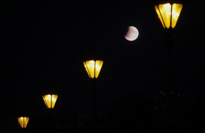 De maansverduistering gezien vanuit Berlijn.
