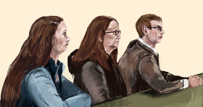 Grietje (L), haar moeder Truitje en schutter en schoonzoon Mark H. in de rechtbank.