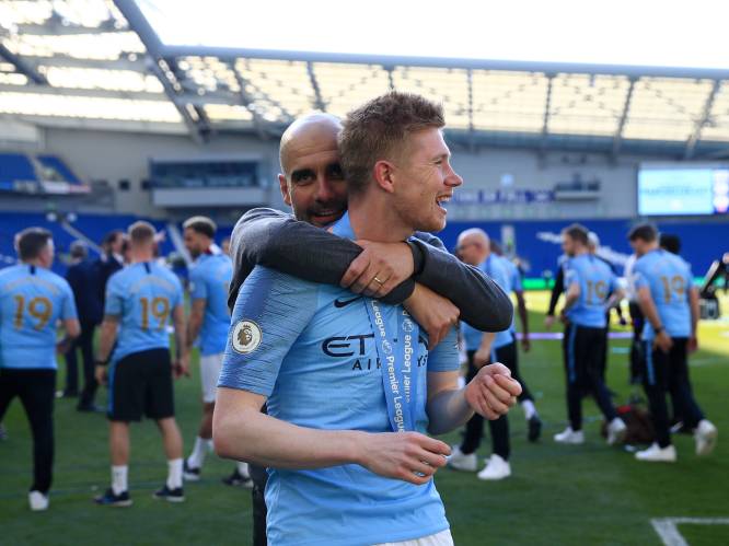 Champagne, maar met mate: Man City zet eerste stap richting historische treble
