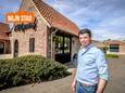 Filip Devriendt bij zijn hoeveslagerij 't Wilgenhof in Oudenburg.