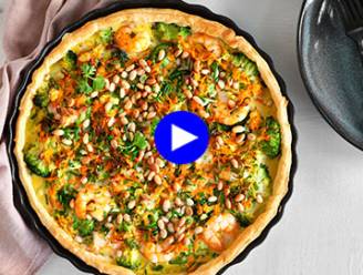 Als lunch of als diner: deze oosterse quiche met scampi en kokos smaakt altijd