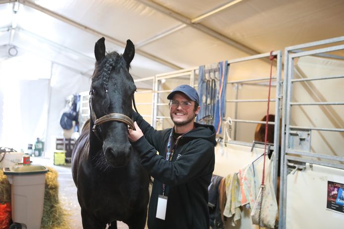 Volgende week neemt Thomas Van Achteren afscheid als Ketnetwrapper in het Sportpaleis, maar nu genoot hij nog van een wervelende show. “Adembenemend mooi.”