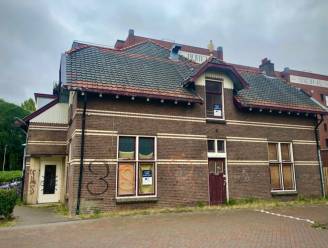 Graffiti en dichtgespijkerde ramen: GroenLinks wil vervallen directievilla Cereolfabriek redden