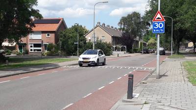 Plannen voor minder hard rijden over Van Woenseldreef in Hapert