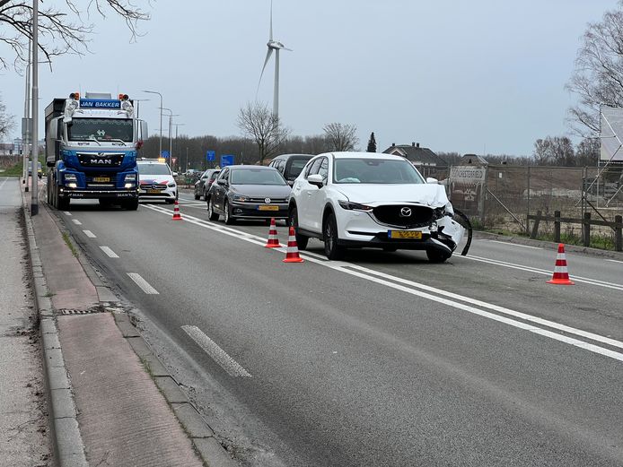 Ongeval tussen Deventer en Gorssel: het verkeer loopt behoorlijk vast.