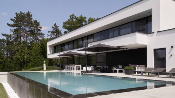 Dit is het droomhuis van Karin en Jan: strakke en duurzame betonbouw 