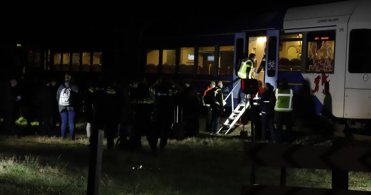 Geen explosieven aangetroffen in stilgezette trein: ‘Blij dat het met een sisser is afgelopen’