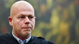 Advocaat Sven Mary verdedigt Brusselse agenten: “Die jongen reed hen aan, niet omgekeerd” 
