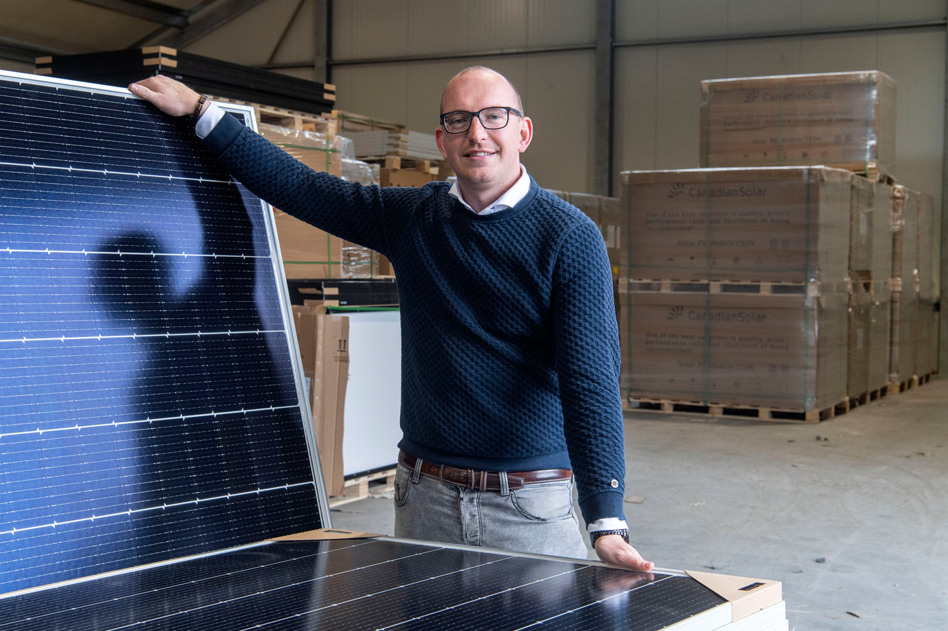 Gigantische stijging aanvragen voor zonnepanelen het is ‘gekkenhuis