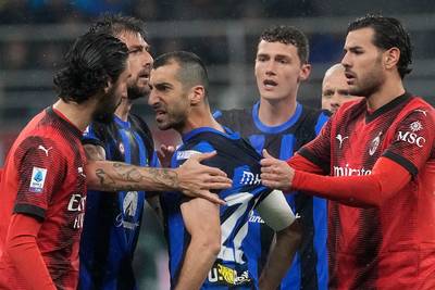 LIVEBLOG AC MILAN-INTER. Inter virtueel kampioen! Acerbi kopt de leider op voorsprong in de derby