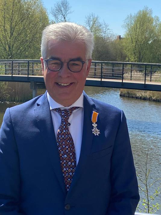 Simon de Feijter (61), Dinteloord - Lid in de Orde van Oranje-Nassau