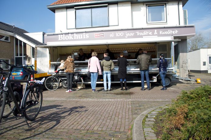 De verkoopkraam voor slagerij Blokhuis in Denekamp