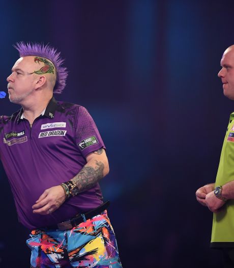 Duidelijke taal Peter Wright over Michael van Gerwen: ‘Natuurlijk heb ik geen medelijden met hem’