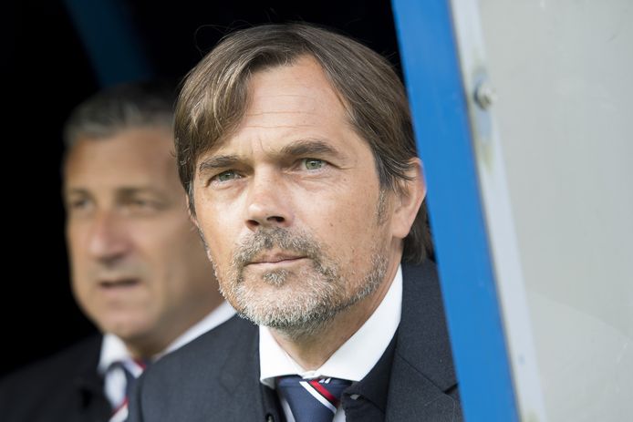 Phillip Cocu had lang de best presterende uitploeg onder zijn hoede, maar daar is dit jaar een eind aan gekomen. PSV laat veel punten liggen buiten Eindhoven.