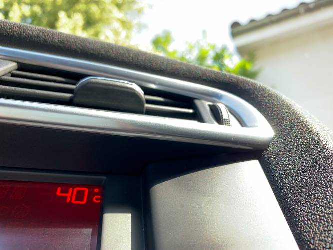 Daarom verbruikt je auto meer op warme dagen (het ligt niét enkel aan de airco)