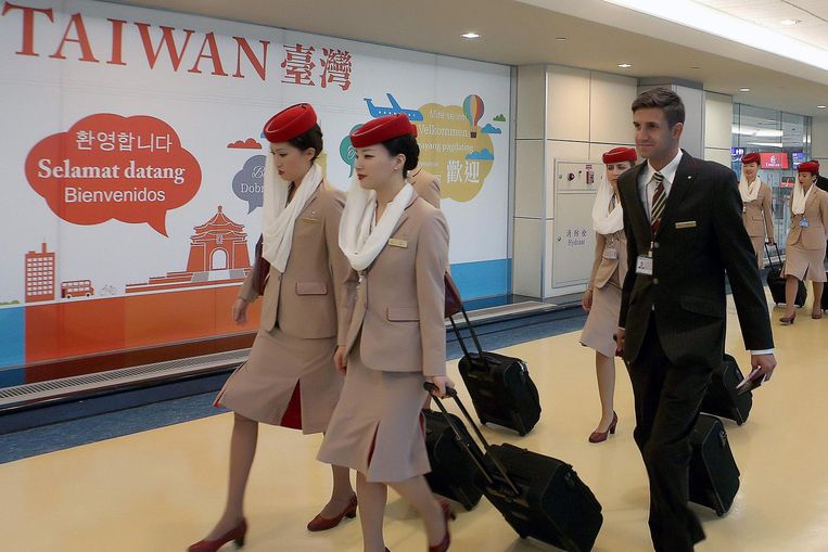 Personeel van Emirates, zónder speldje. Beeld afp
