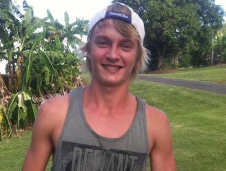 Tiener wil bewijzen dat hij tussen krokodillen durft te zwemmen: "Er was overal bloed en hij bleef maar gillen"