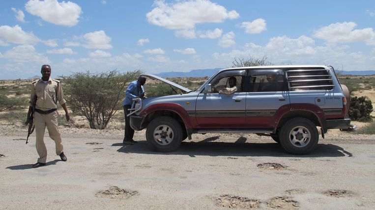 Een stop onderweg in Somaliland. Beeld Iris Hannema
