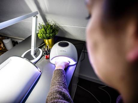 ‘Nagellakdrogers voor gellak vergroten kans op huidkanker’