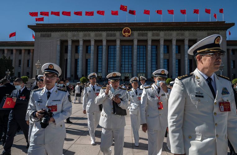 Chinese militaire afgevaardigden na de laatste sessie van het 20ste Nationaal Congres van de Communistische Partij op 22 oktober.   Beeld Getty Images