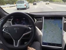 'Tesla misleidt mensen met zijn Autopilot'