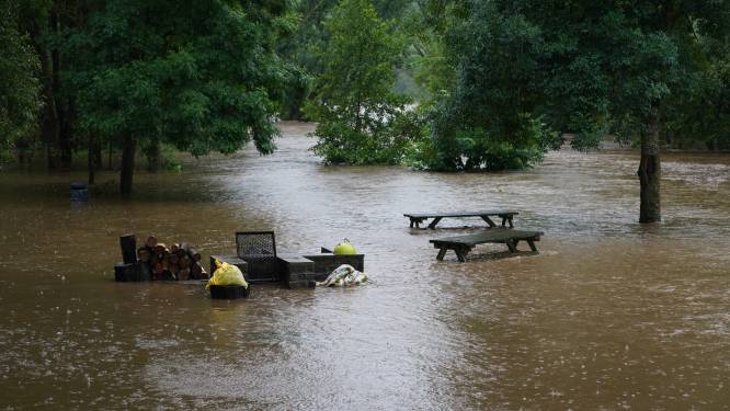 Waals dorp Jemelle volledig onder water en onbereikbaar voor hulpdiensten
