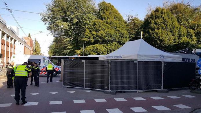 Beeld van het politieonderzoek na de aanrijding.