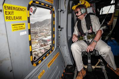 Koning rondt bezoek aan getroffen eilanden af