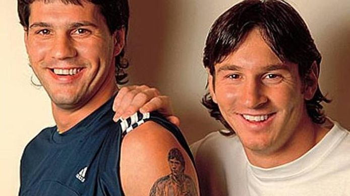 Matias (l.) en Messi. De eerste mét tattoo van zijn broer.
