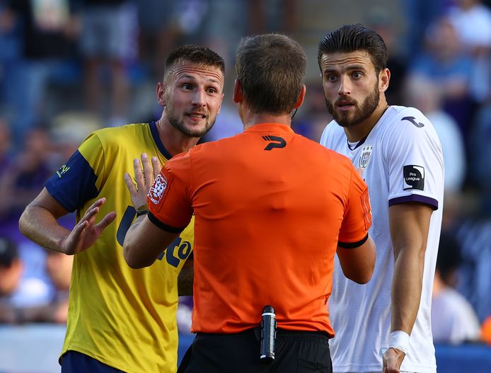 Neem jij Siebe Van der Heyden en/of Wesley Hoedt op in jouw ploeg?