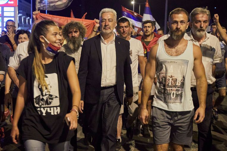 Zdravko Krivokapic, leider van de pro-Servische partij Democratisch Front, leidt een kerkelijk protest in Podgorica, de hoofdstad van Montenegro, vorige week.  Beeld Reuters