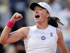 Iga Swiatek knokt zich naar finale Roland Garros en treft verrassende Tsjechische Karolina Muchova