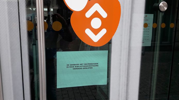 Na forse waterschade bleef de Bergse bieb maandag dicht, dinsdag gaat de deur weer open.